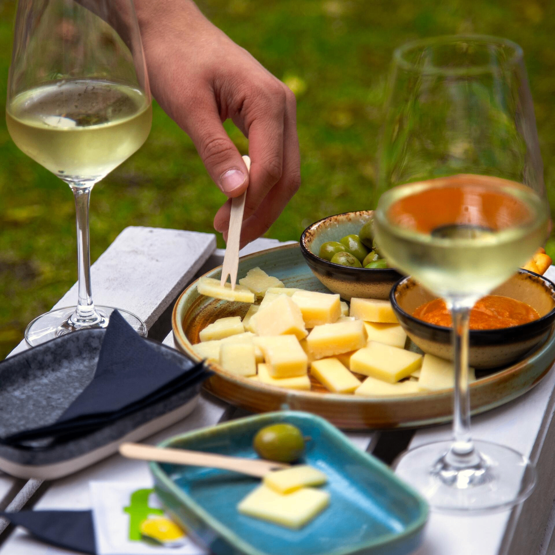 Tapas, sery i oliwki
